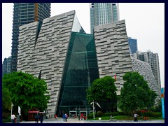 Guangzhou Library, built in 2013 and is the world's largest open-stack public library. Unfortunately it was closed, so we couldn't see the impressive atrium inside. It was designed by Nikken Sekkei.